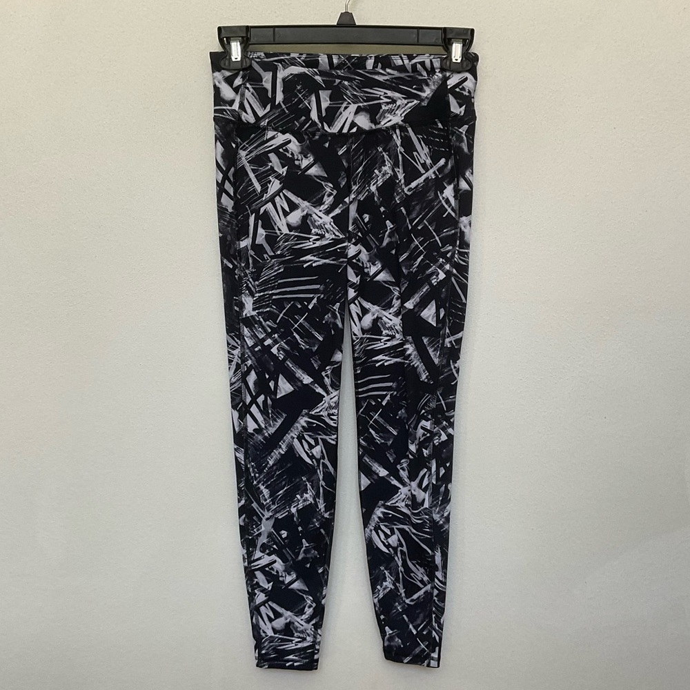 Old Navy Active Black, White Brushstroke Print Leggings Size Medium Gym Running